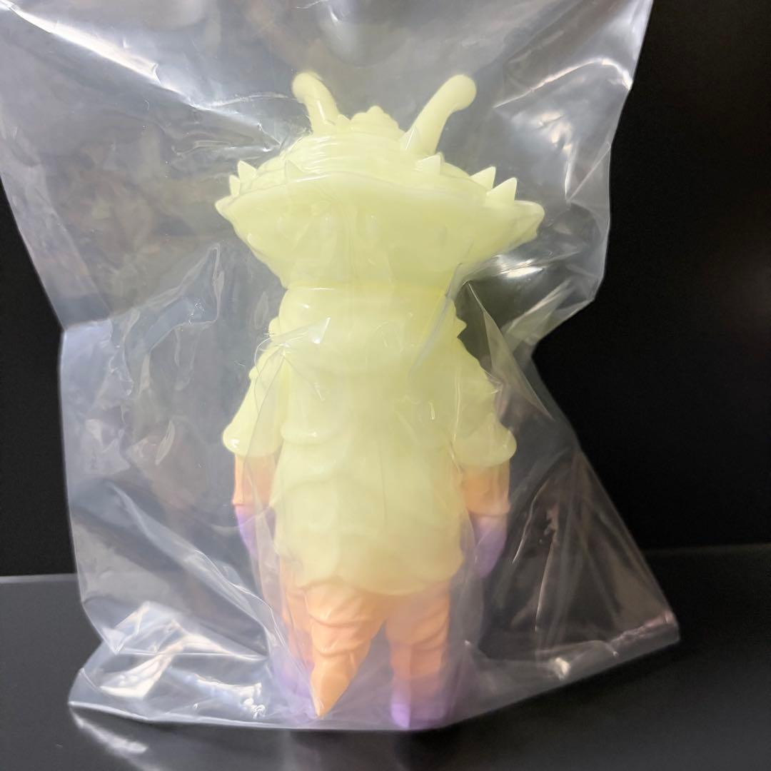 KAIJIN x One up. カネゴン GLOW1 蓄光 ワンフェス