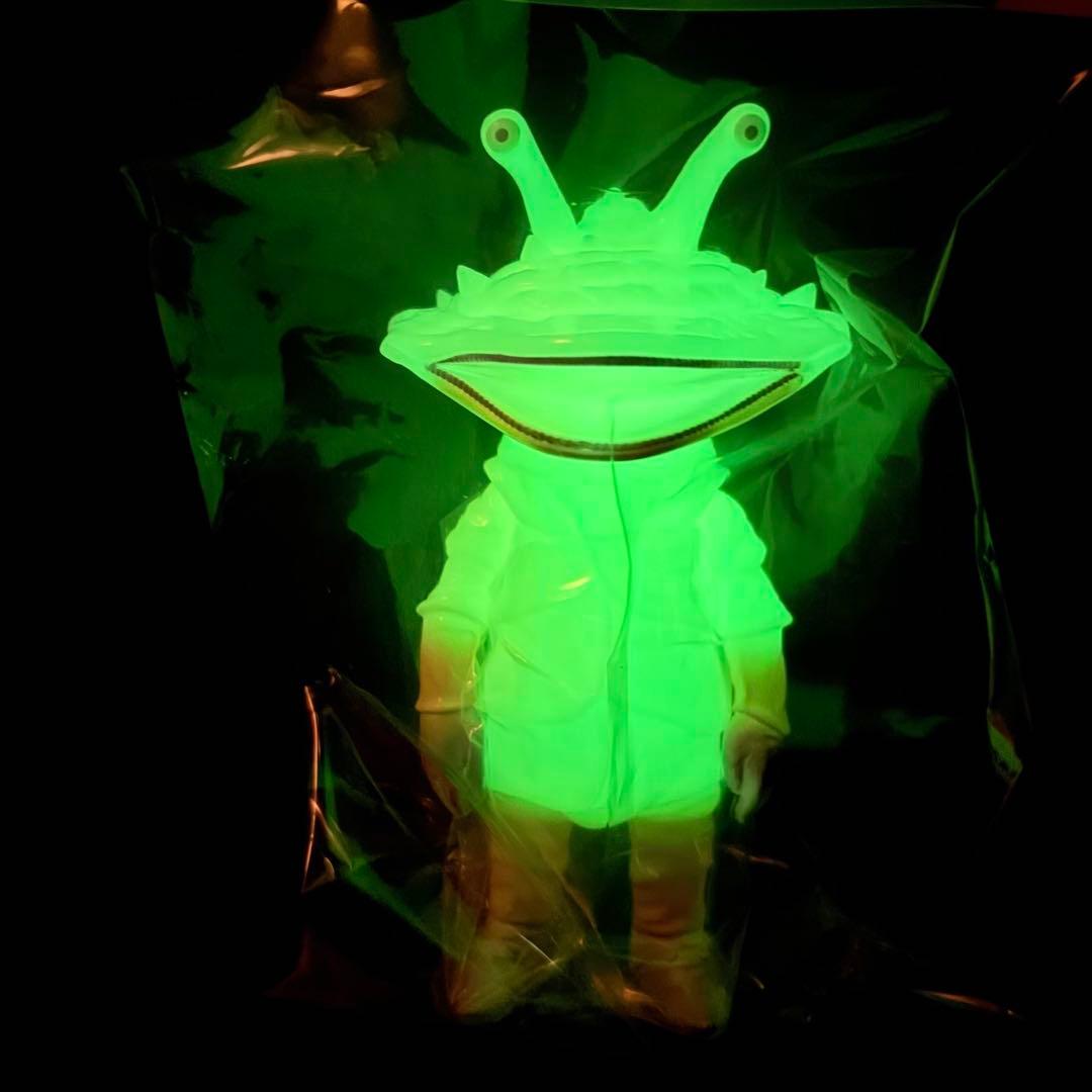 KAIJIN x One up. カネゴン GLOW1 蓄光 ワンフェス