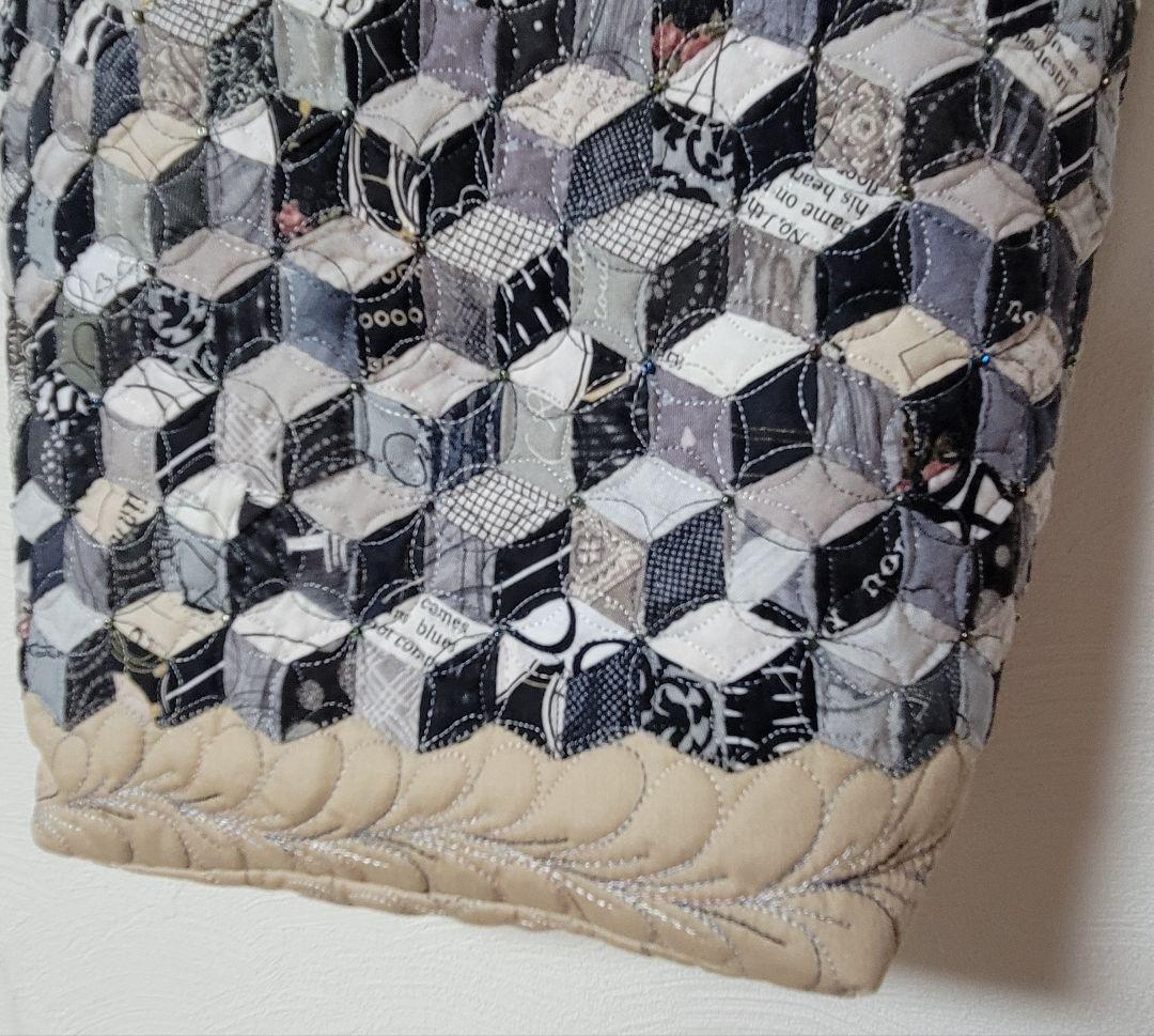 モノトーンパッチワークバック　ベビーブロックの細かいパッチワーク　トートバック