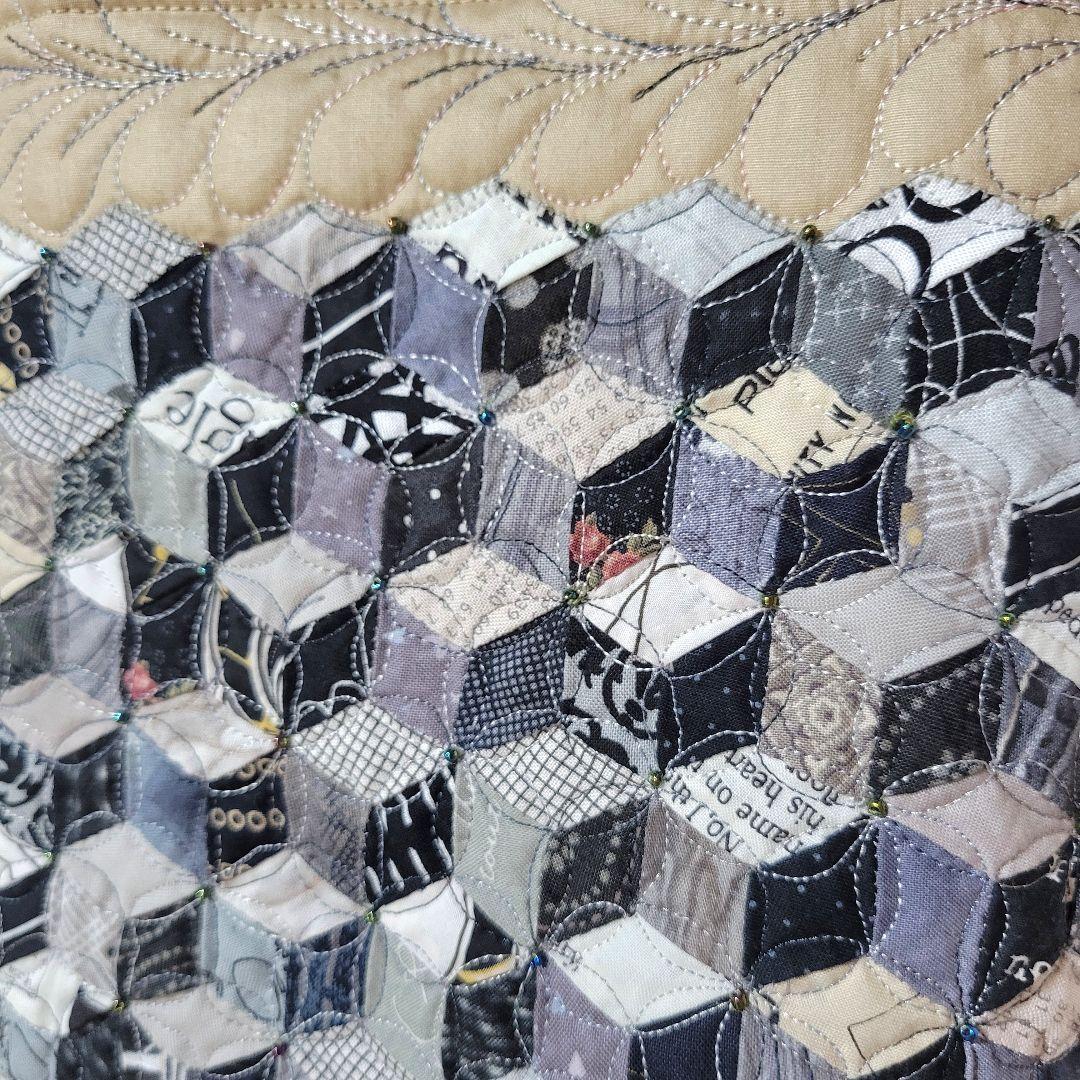 モノトーンパッチワークバック　ベビーブロックの細かいパッチワーク　トートバック