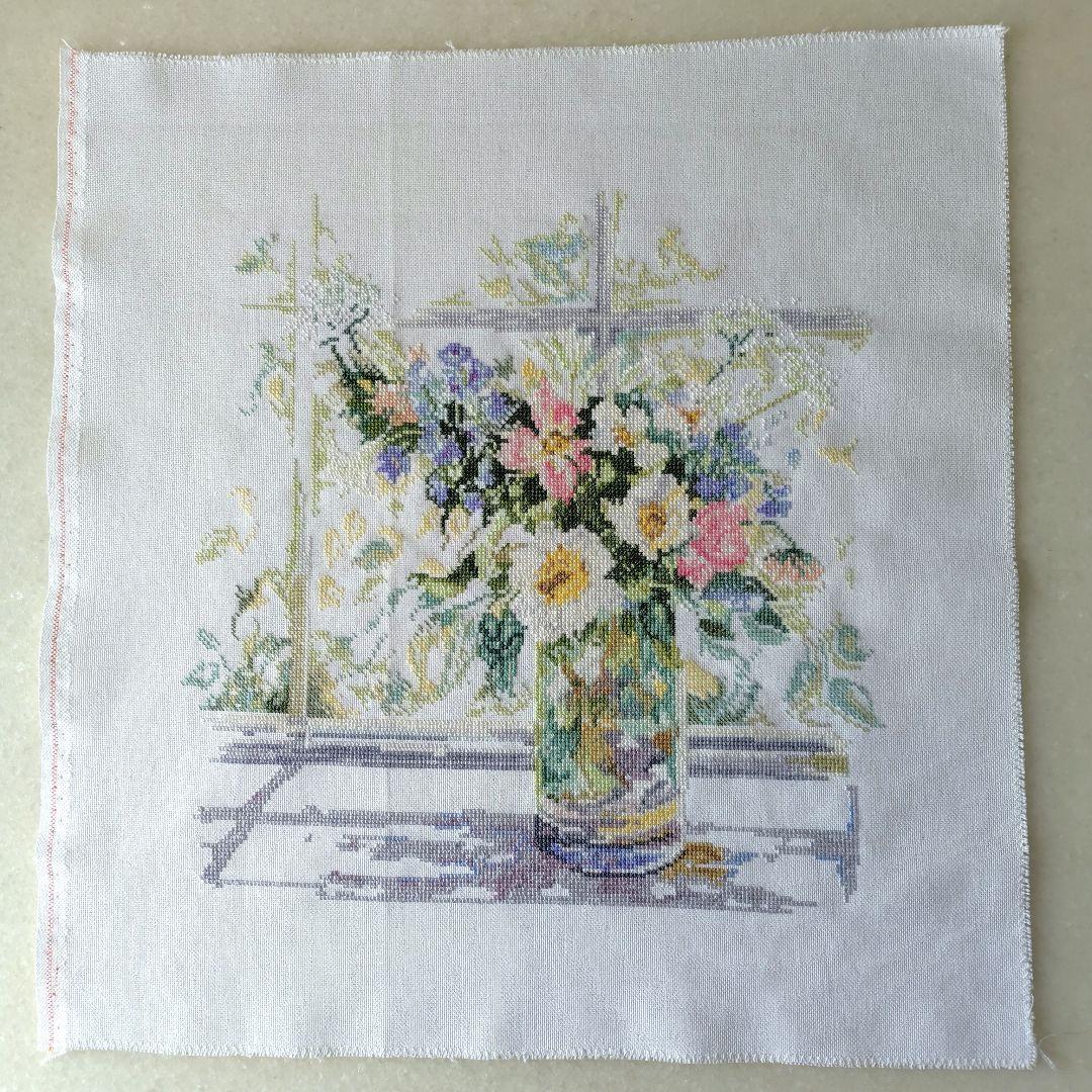 クロスステッチ 完成品 花瓶の花 ラナーテ