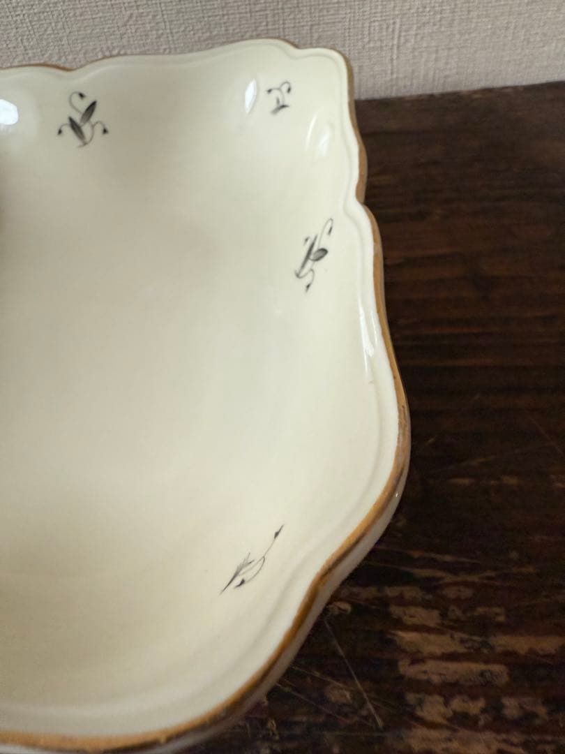 ピンクポーセリン　チョコブランド　h&C社 クリーム色皿