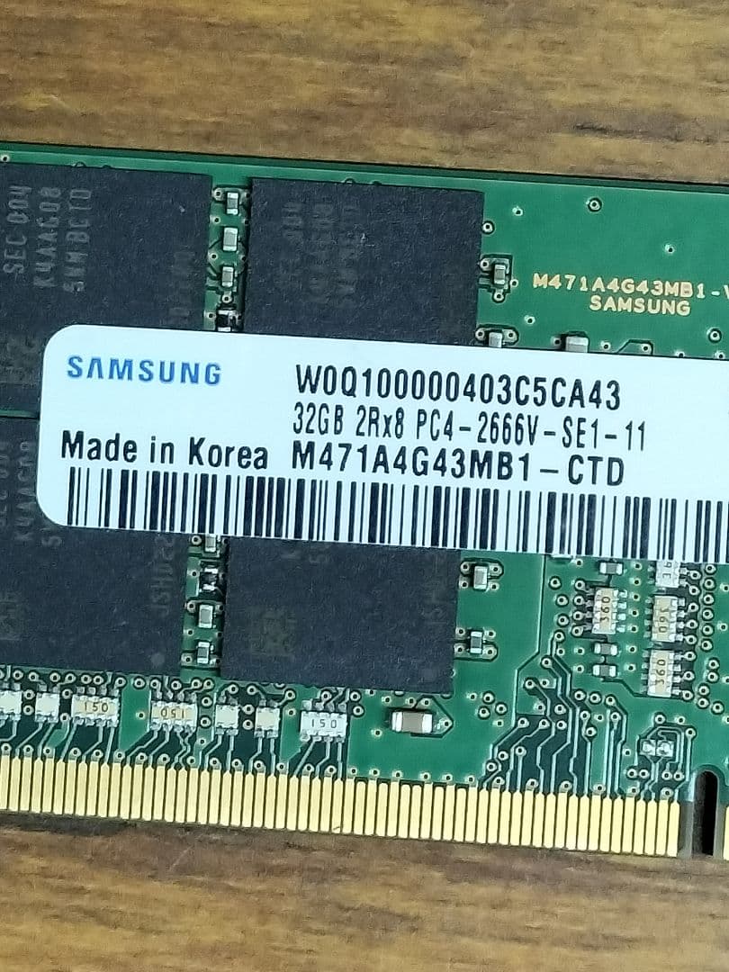 Samsung 32GB DDR4 2666MHz メモリー