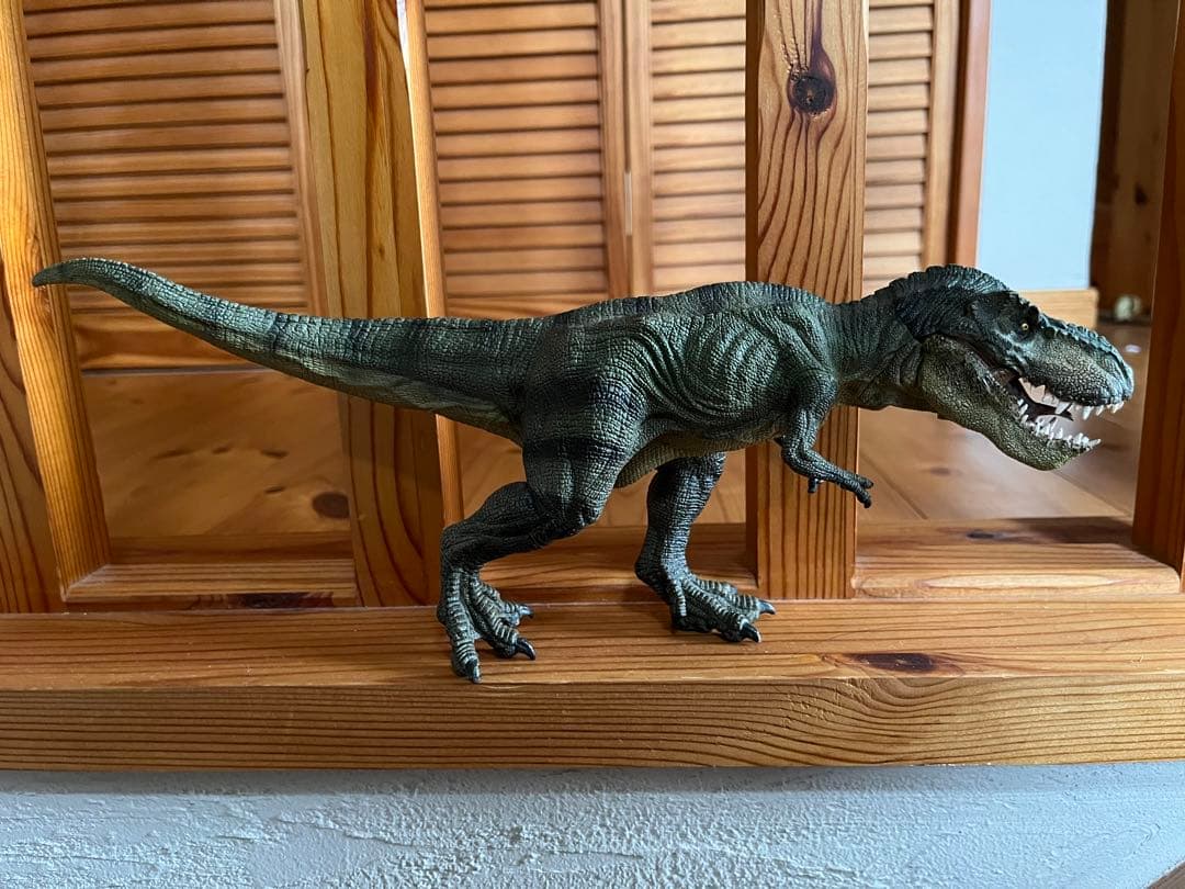 【超リアル】ティラノサウルス　恐竜　フィギュア