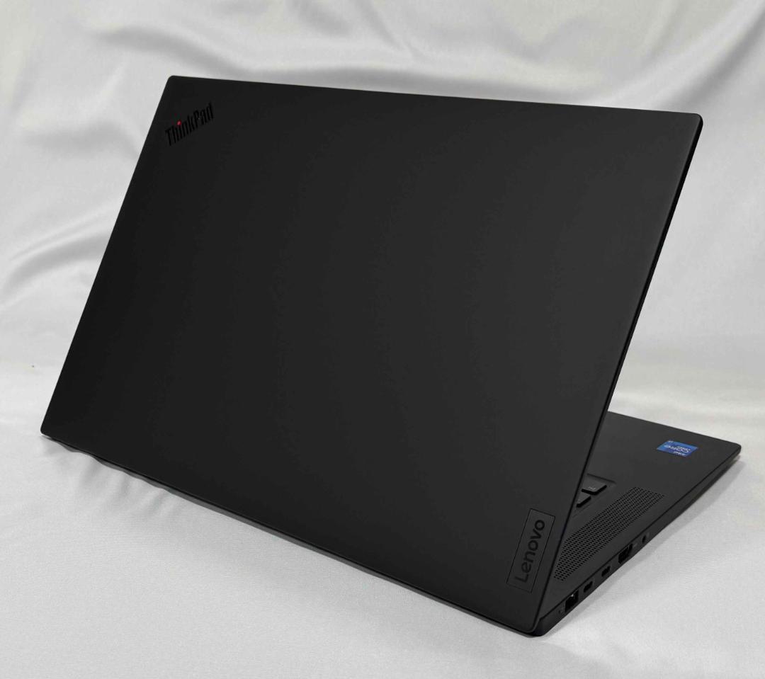 ThinkPad Intel Core i7 32GB 1TB SSD 16イン