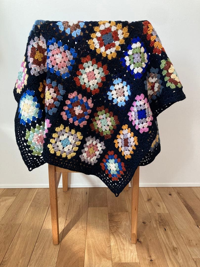 グラニースクエア　ブランケット　マルチカバー　かぎ針編み　手編み　マット