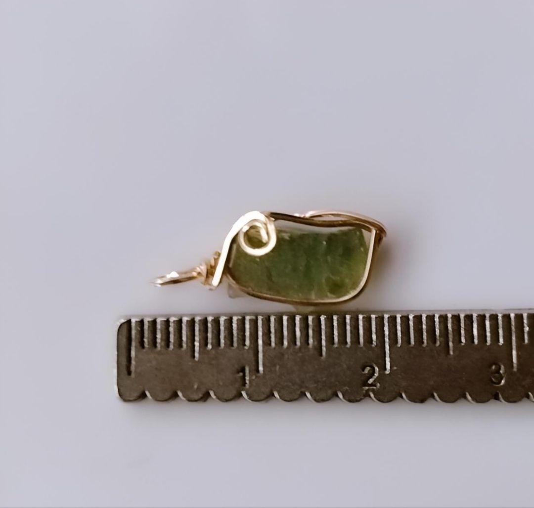 Kgf14 希少 天然ガラス チェコ産 モルダバイト 原石 ペンダントトップ