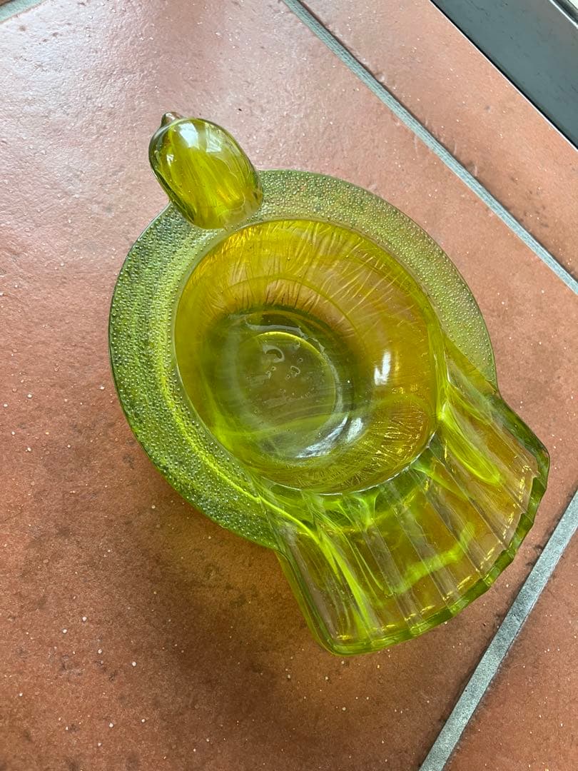 ハトの形　黄緑色 ガラス製 灰皿　小物入れ、シガー
