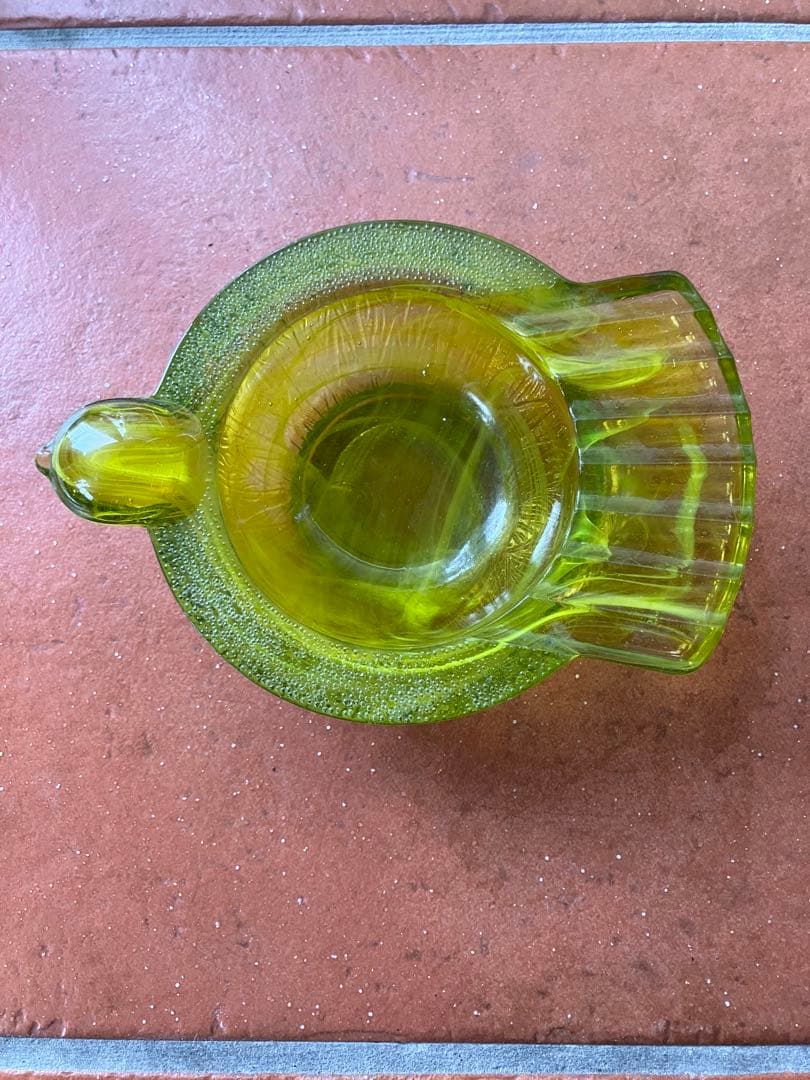ハトの形　黄緑色 ガラス製 灰皿　小物入れ、シガー