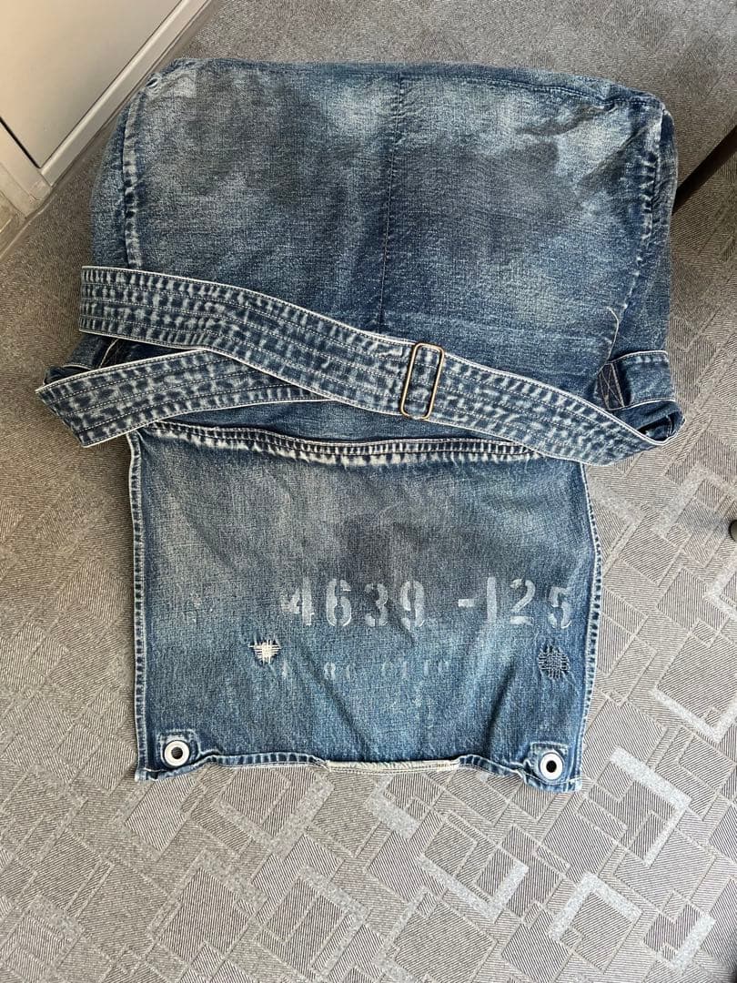 デニムメッセージバッグ　ステンシル入り