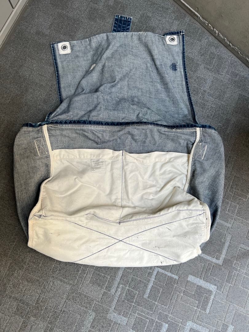 デニムメッセージバッグ　ステンシル入り