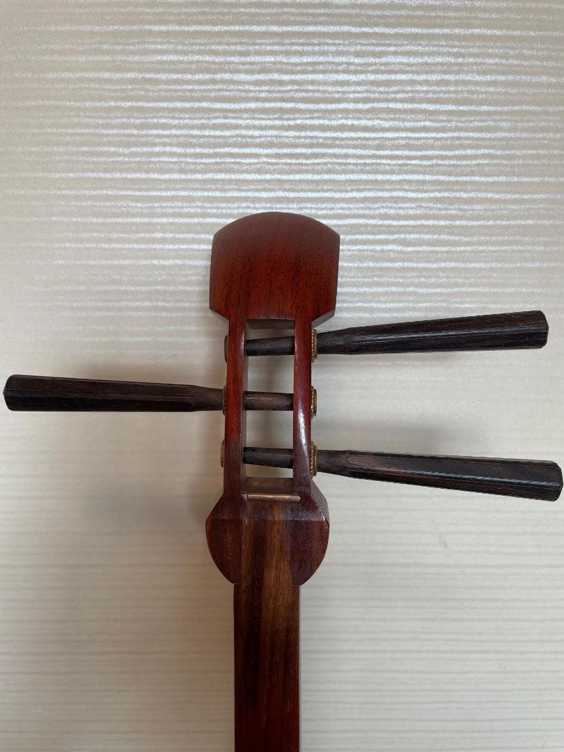 大瀧邦楽器 三味線本体　その他に絃、撥、駒、調律器など一通り揃っています