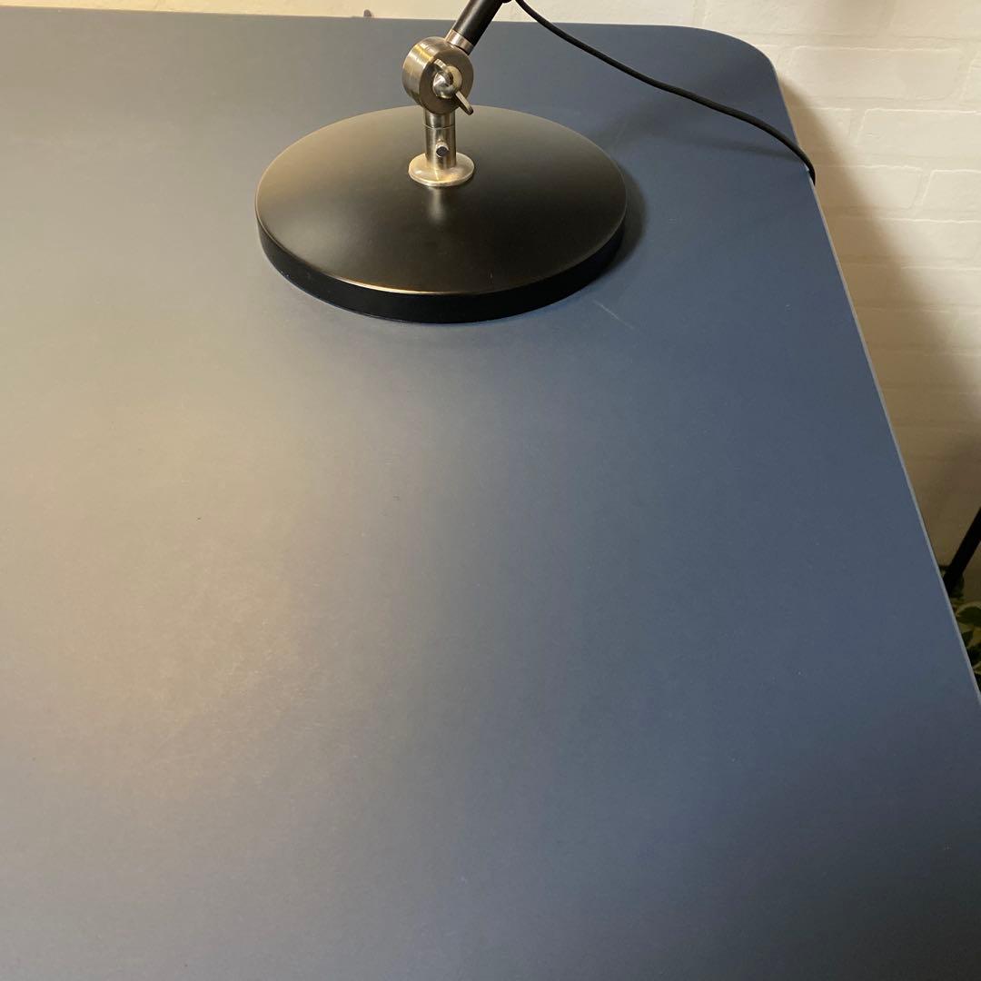 IKEA ベカント 電動昇降式デスク　リノリウムブルー