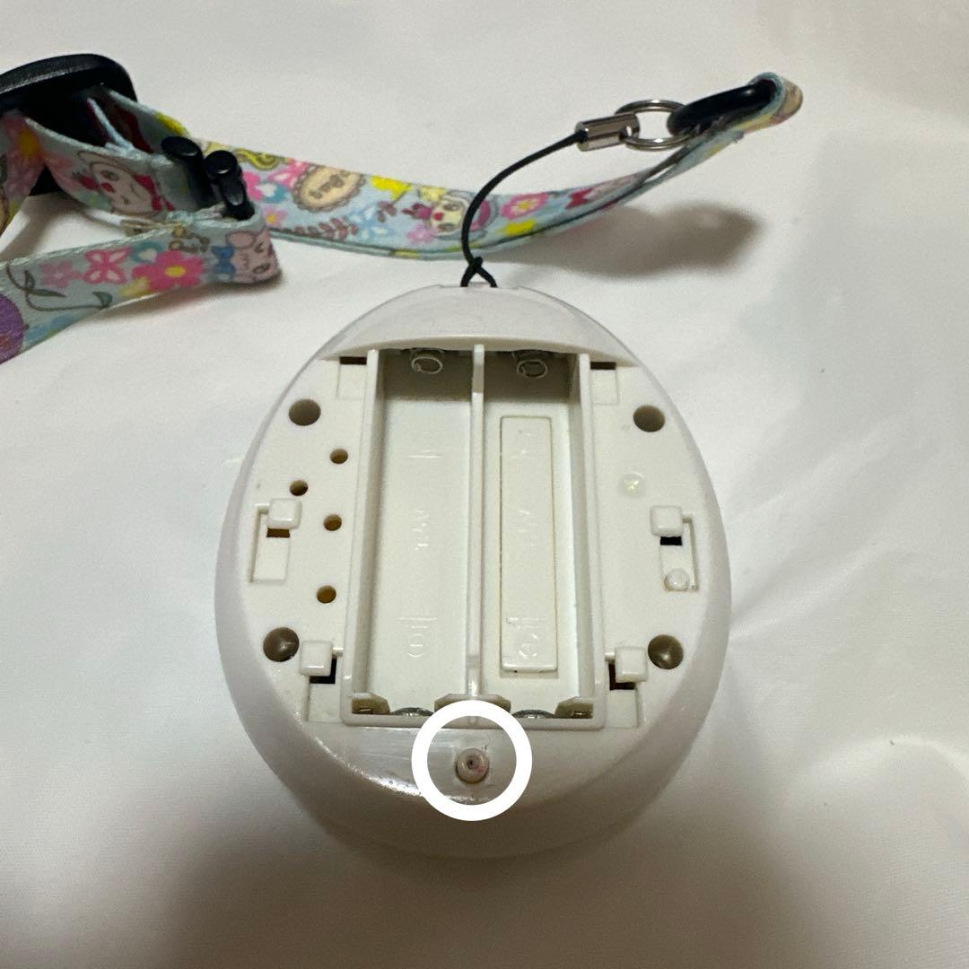 BANDAI たまごっちピース ホワイト 【ネックストラップ付き】