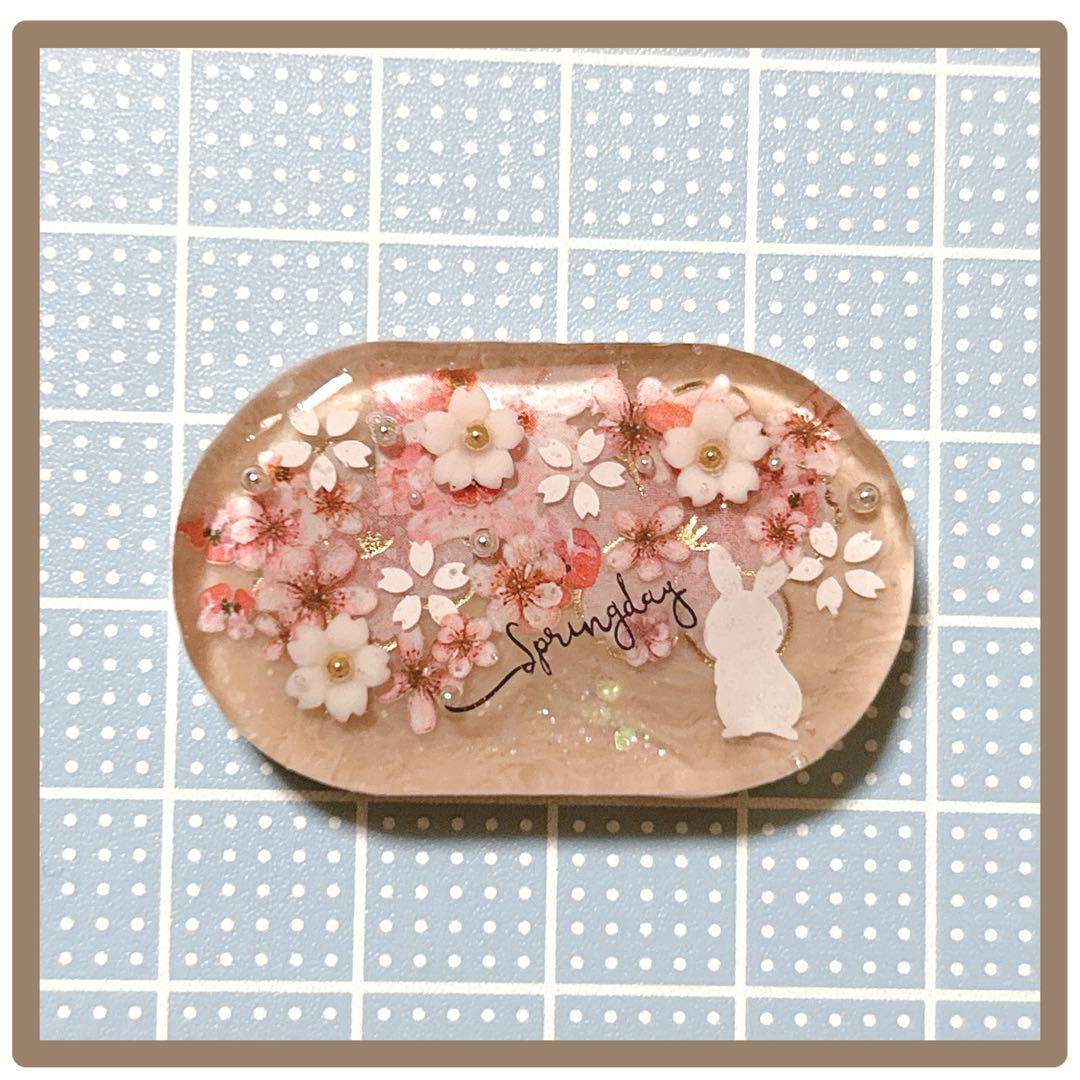 No 50❣️さくら模様の可愛いうさぎレジンヘアゴム❣️٩(๑❛ᴗ❛๑)۶❣️