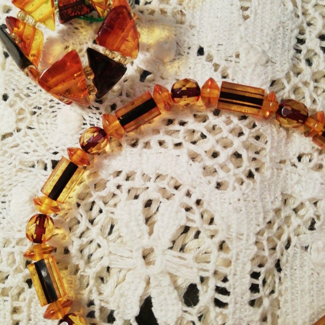 琥珀のブレスレットと琥珀の指輪