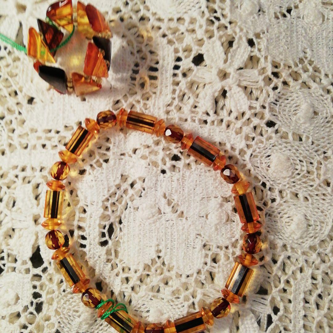 琥珀のブレスレットと琥珀の指輪