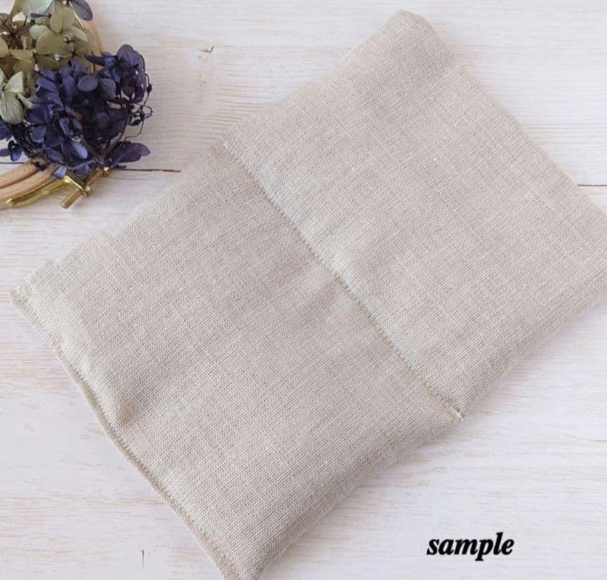 手刺繍入あずき/小豆のお腹ピロー【くまさんとミツバチ】