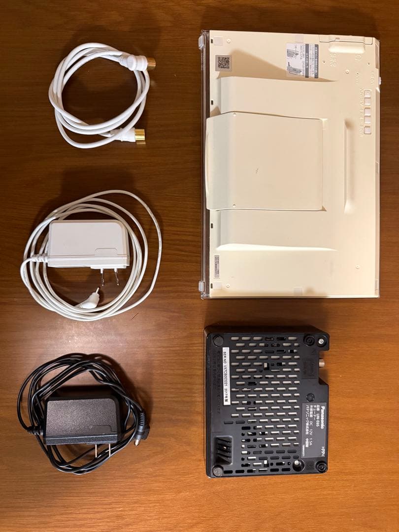 Panasonic ポータブル防水テレビ　UN-E6S