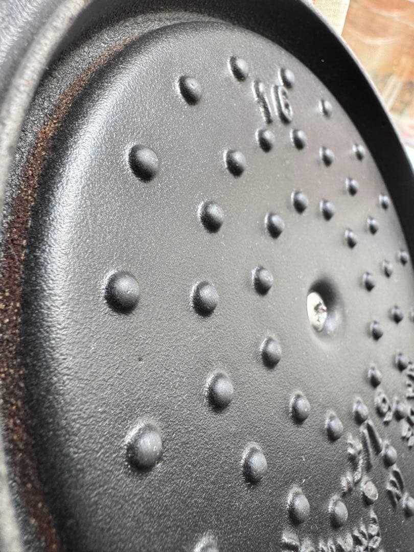 ストウブStaub旧型16センチブラック