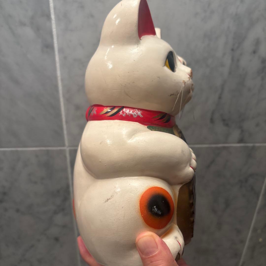 ヴィンテージ手描きの瞳が美しい三毛猫の招き猫