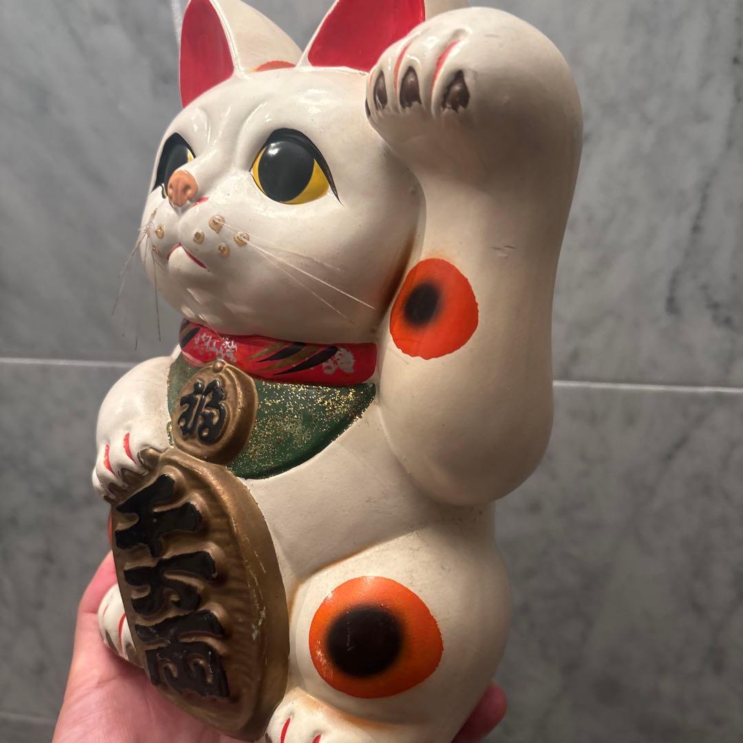 ヴィンテージ手描きの瞳が美しい三毛猫の招き猫