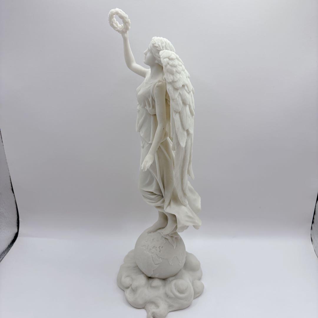 Design Toscano デザイントスカーノ 花輪を捧げ持つ平和の天使