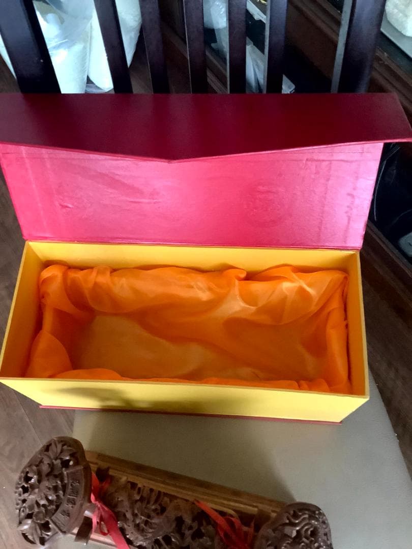 中国山東省泰山桃ノ木縁起物置物