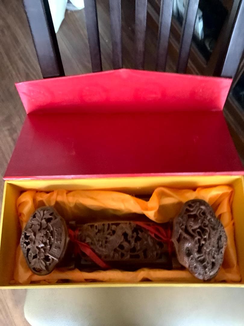 中国山東省泰山桃ノ木縁起物置物