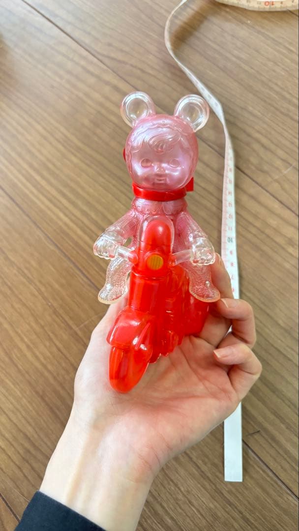 バイクに乗ったクマのフィギュア 約15cm