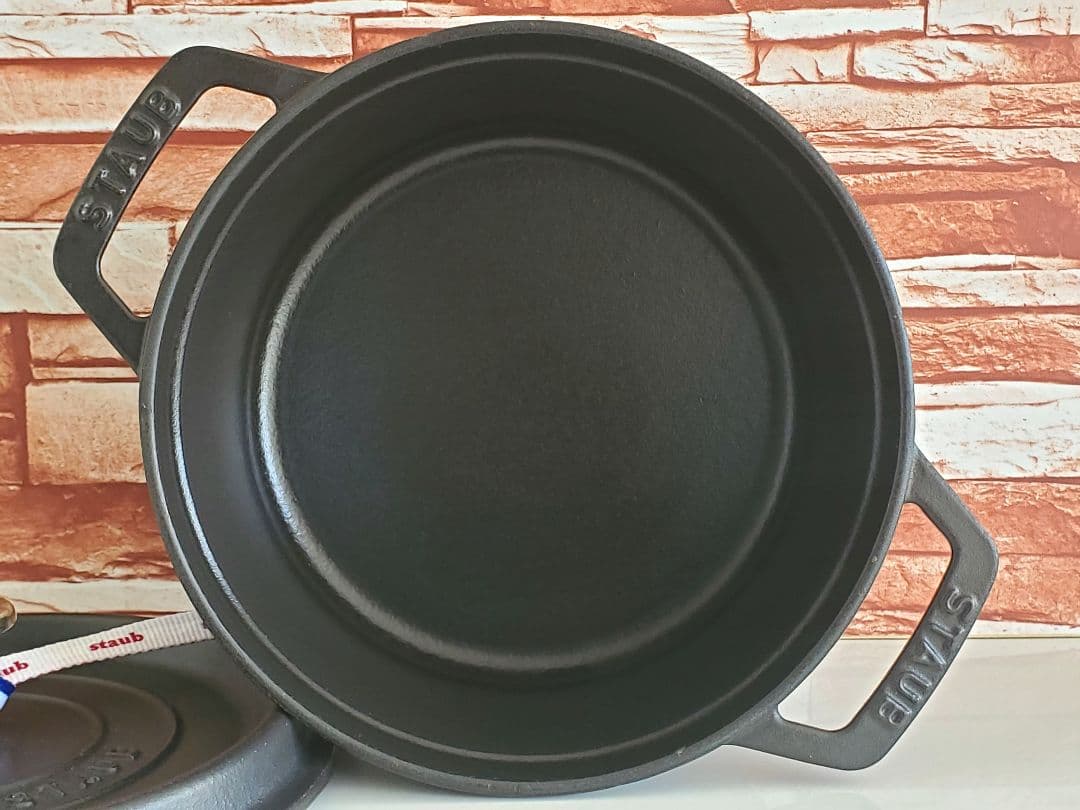 【祭日価格】staub　ピコ・ココット ラウンド 18cm ストウブ