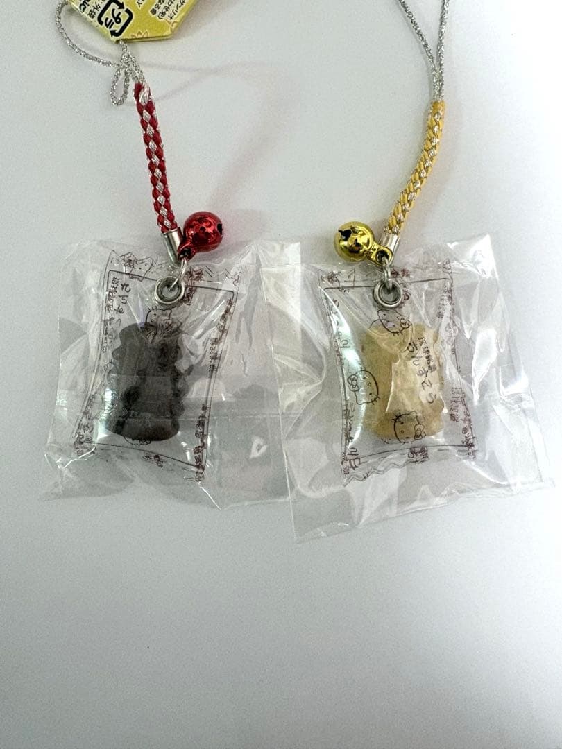 ハローキティ　根付 ストラップ ご当地　沖縄限定 ちんすこう 全２種類