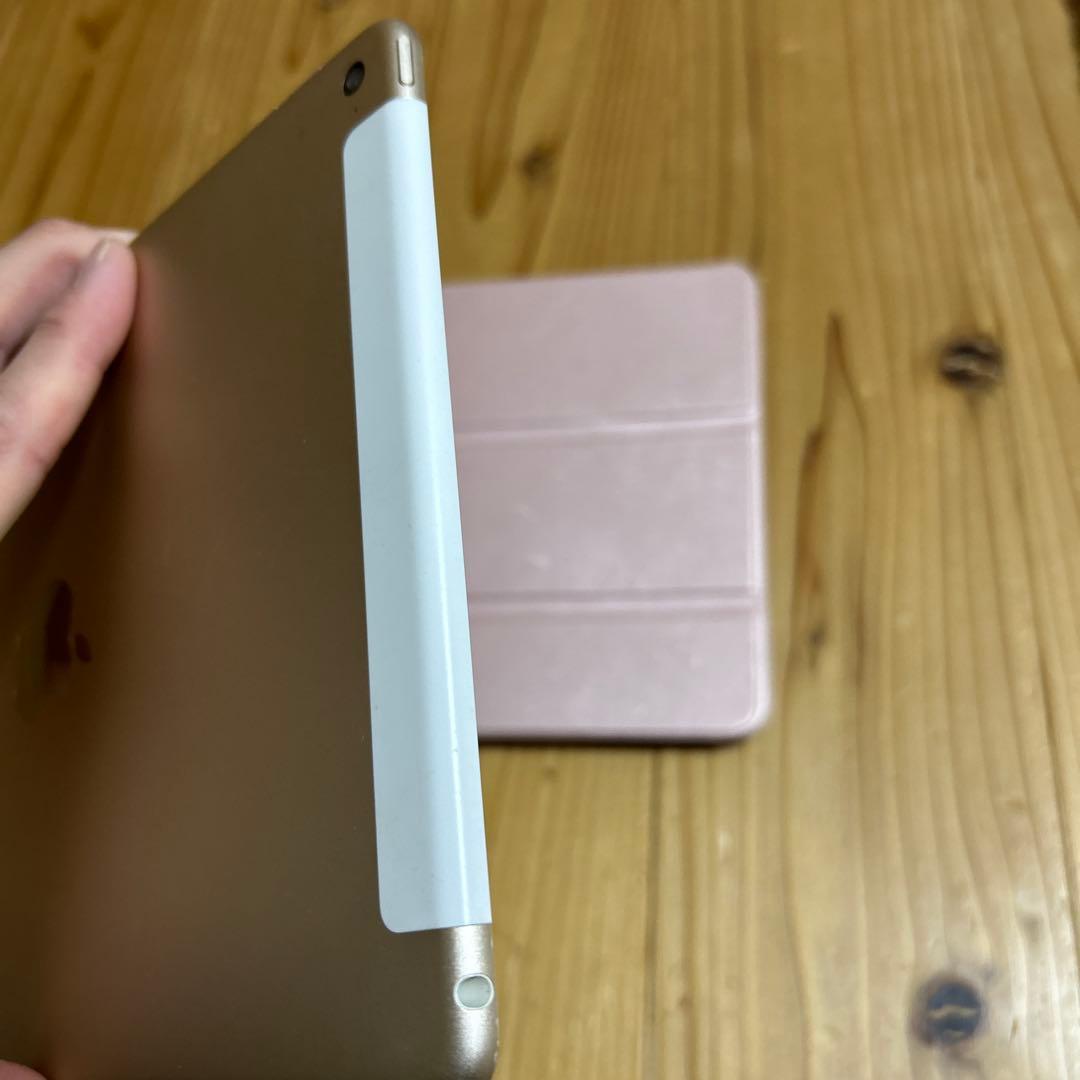中古品iPadAir 2 Wi-Fi Cellular ゴールド SIMフリー