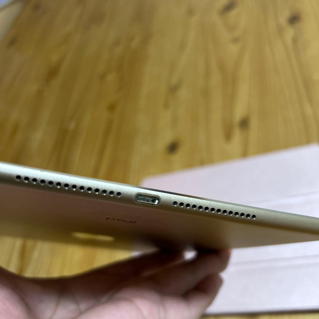 中古品iPadAir 2 Wi-Fi Cellular ゴールド SIMフリー