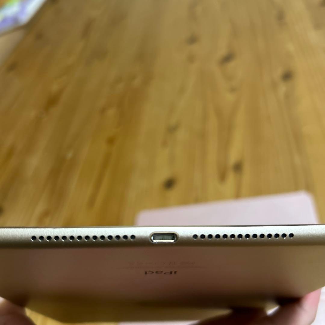 中古品iPadAir 2 Wi-Fi Cellular ゴールド SIMフリー