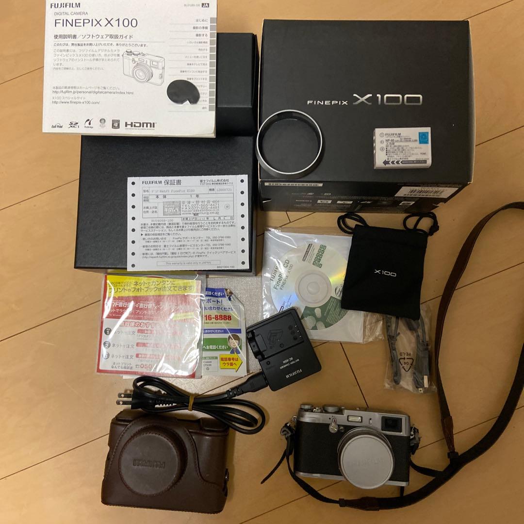 富士フイルム Fine Pix X100 デジカメ