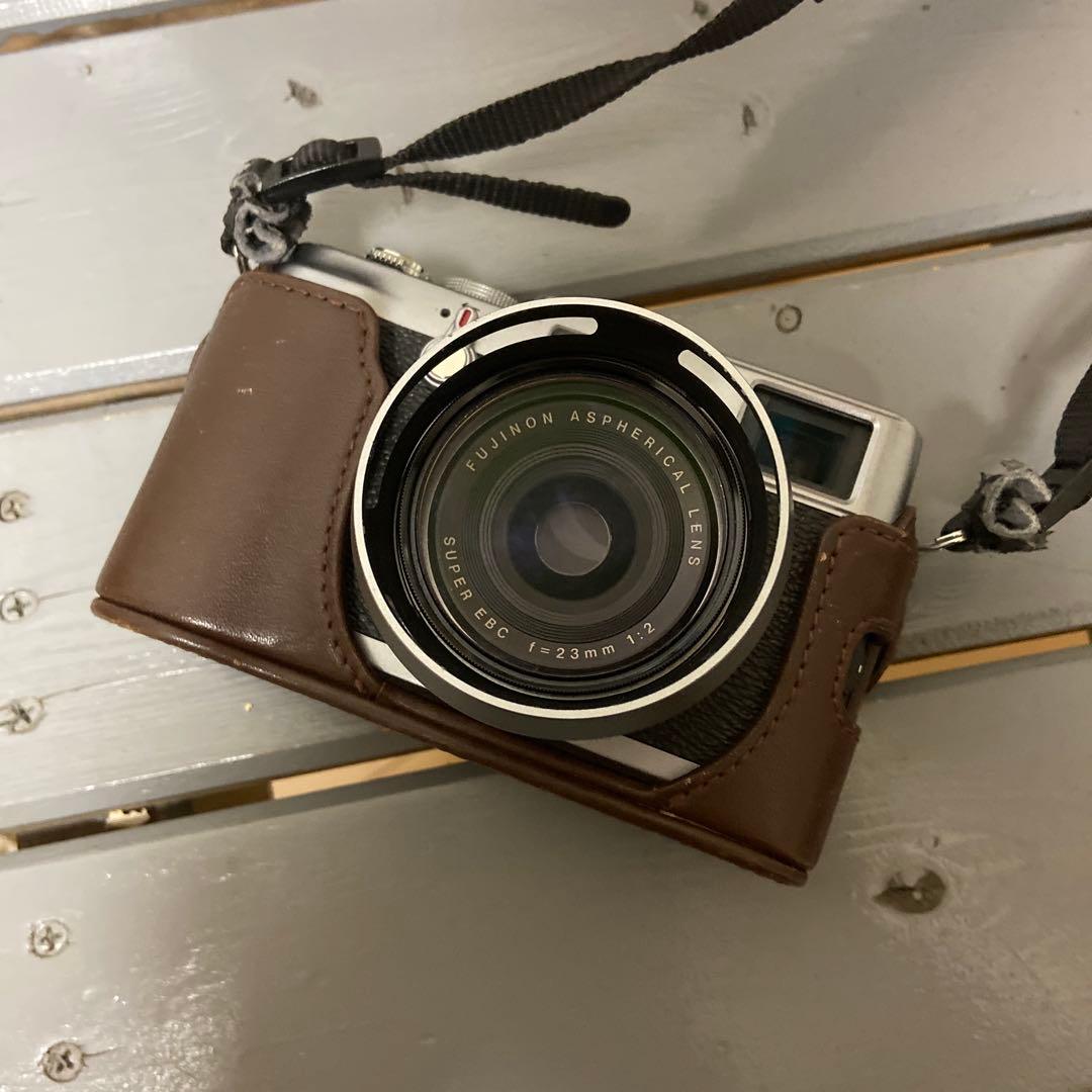 富士フイルム Fine Pix X100 デジカメ