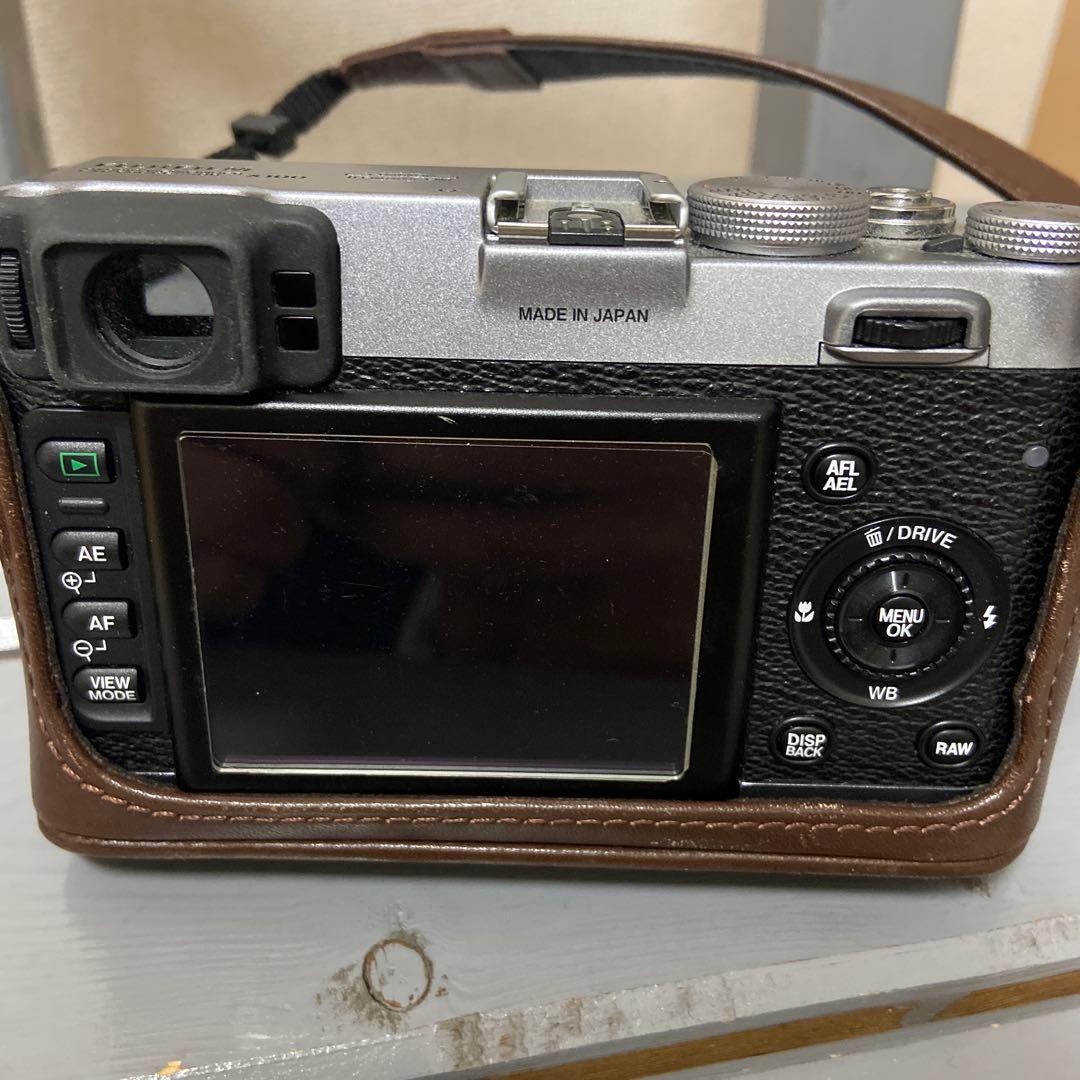 富士フイルム Fine Pix X100 デジカメ