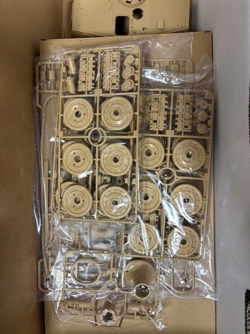 TAMIYA KING TIGER 1/16 モーター付き