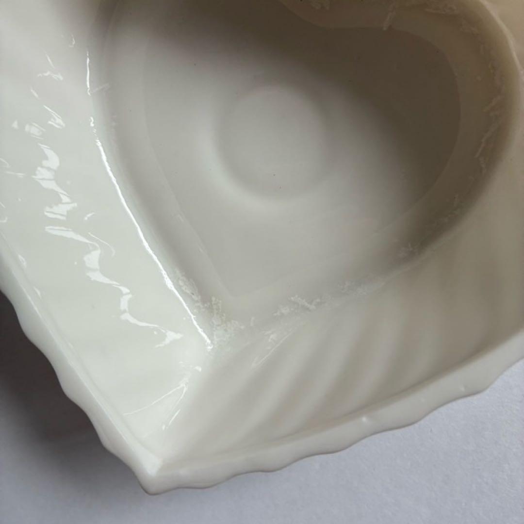 京都の古道具 陶製 バラの花 ハート型の蓋つき小物入れ