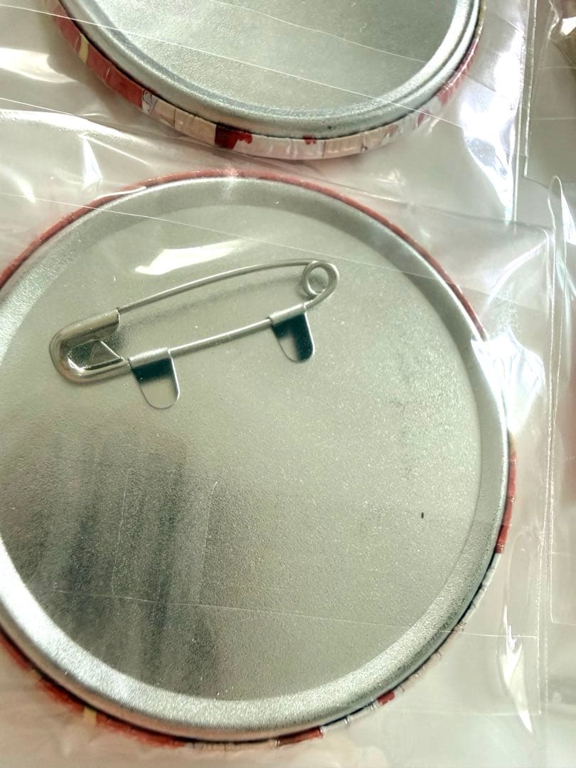 アイカツ ガーリーレッド　星宮いちご ユリカ　缶バッジ