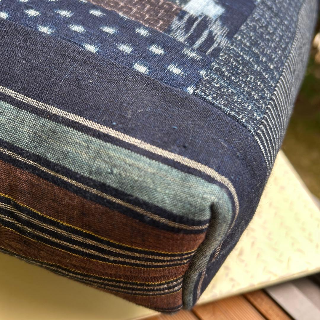 絣のパッチワーク大きながま口丸ショルダー (*´꒳`*)ショルダー紐とチャーム付