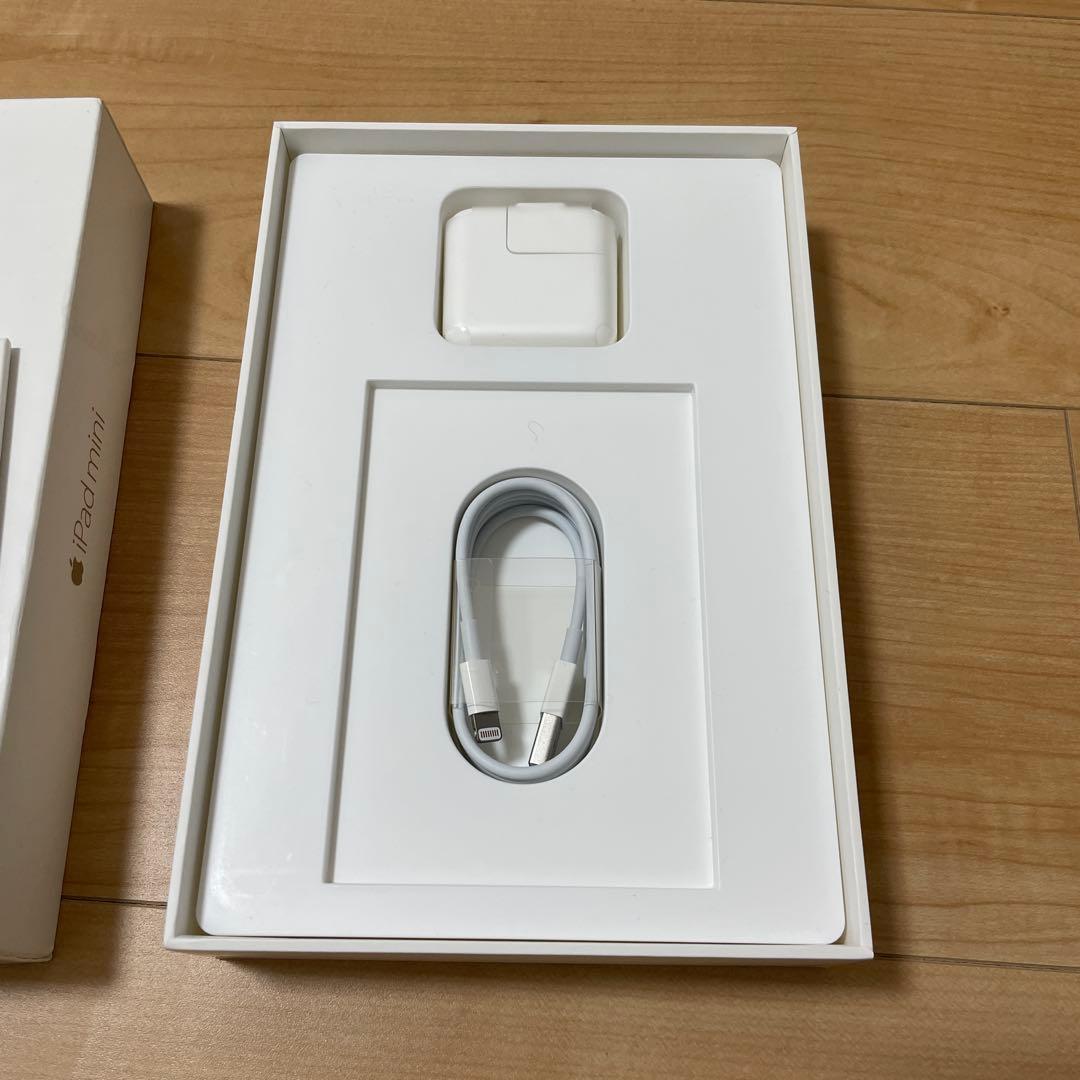 Apple iPad mini (第4世代) シルバー 16GB セルラーモデル