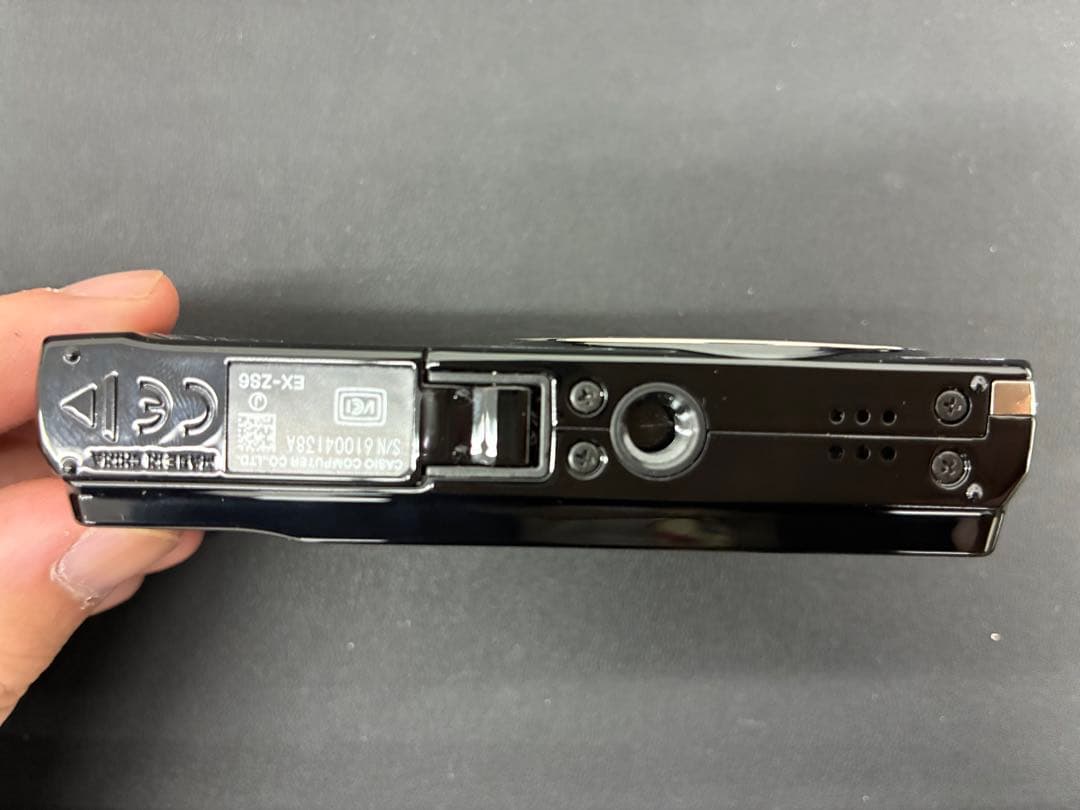 C*a様 （美品）CASIO EXILIM EX-ZS6 カシオ デジカメ　キテ