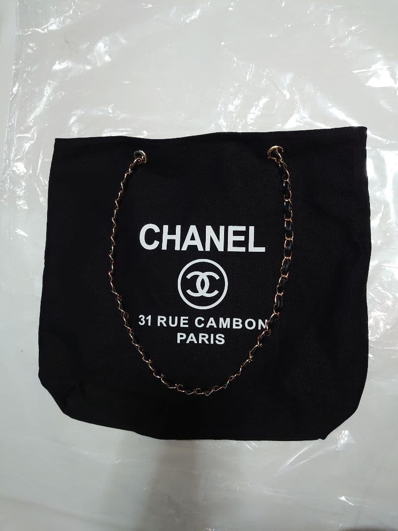 CHANEL シャネル ノベルティ　ブラックトート　A4サイズ入ります☆