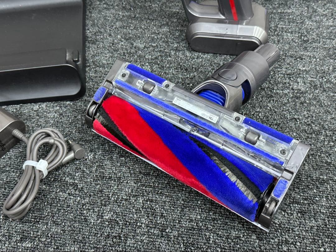 2022年製　ダイソン　掃除機　SV21 本体　ヘッド　パイプ　充電器　セット