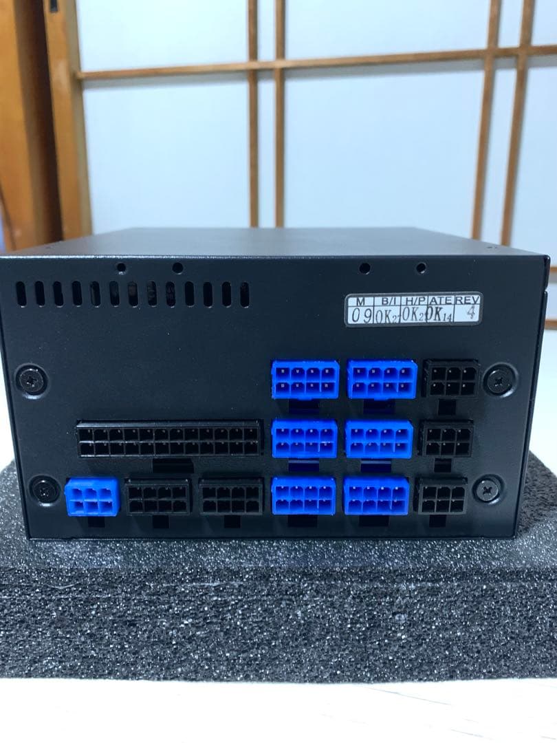 玄人志向 KRPW-GR1000W 1000W電源ユニット