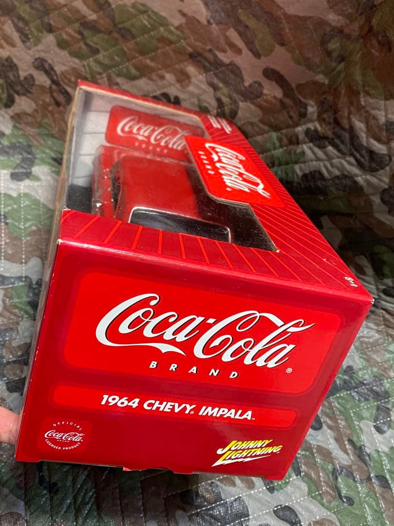 JOHNNY LIGHTNING コカコーラCHEVY IMPALA　1/18