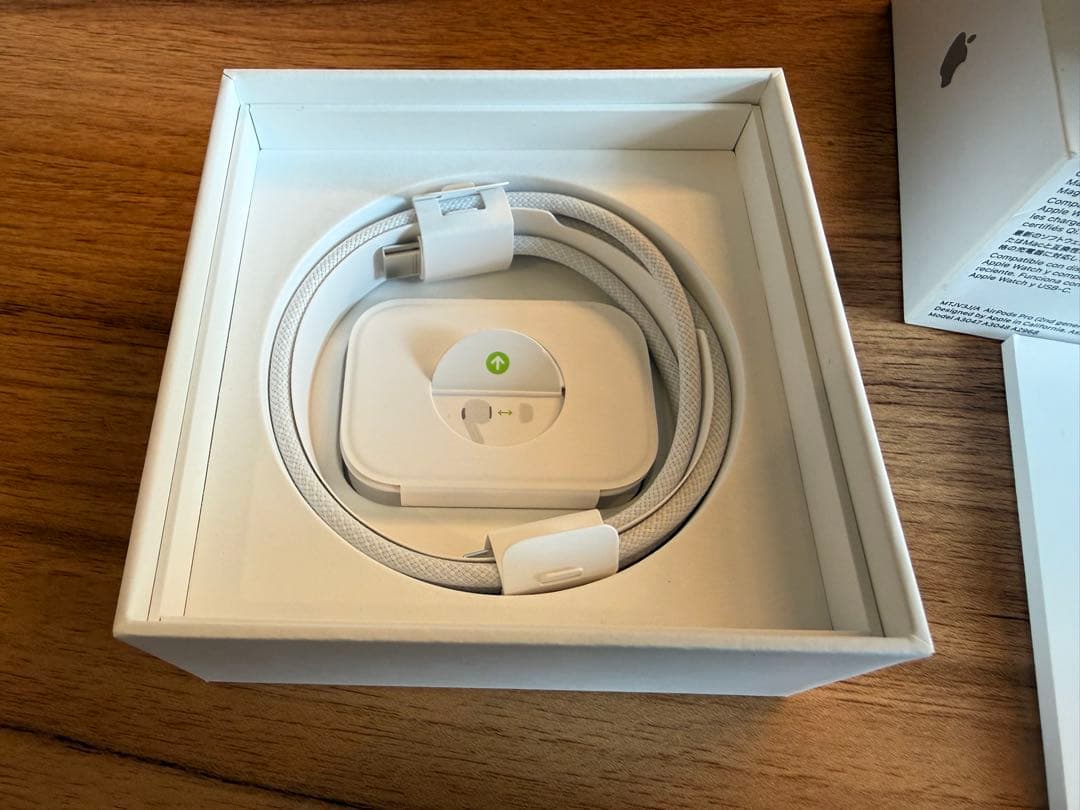 AirPods Pro（第二世代）本体 充電ケース付き