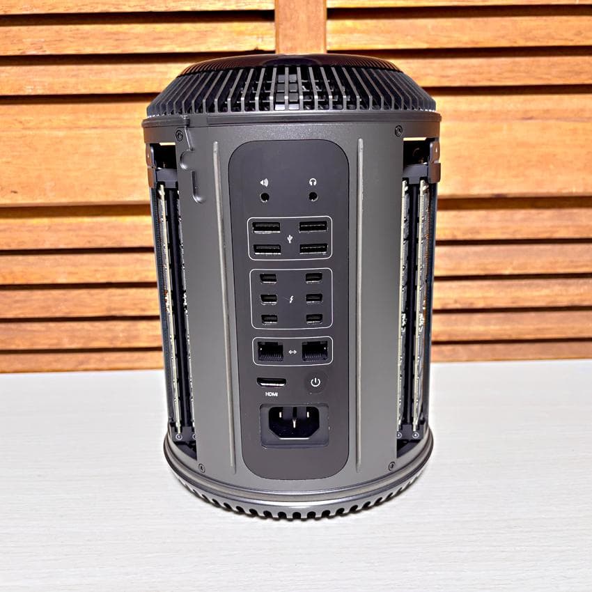 Mac Pro(Late 2013)　 2.7GHz・64GB・1TB